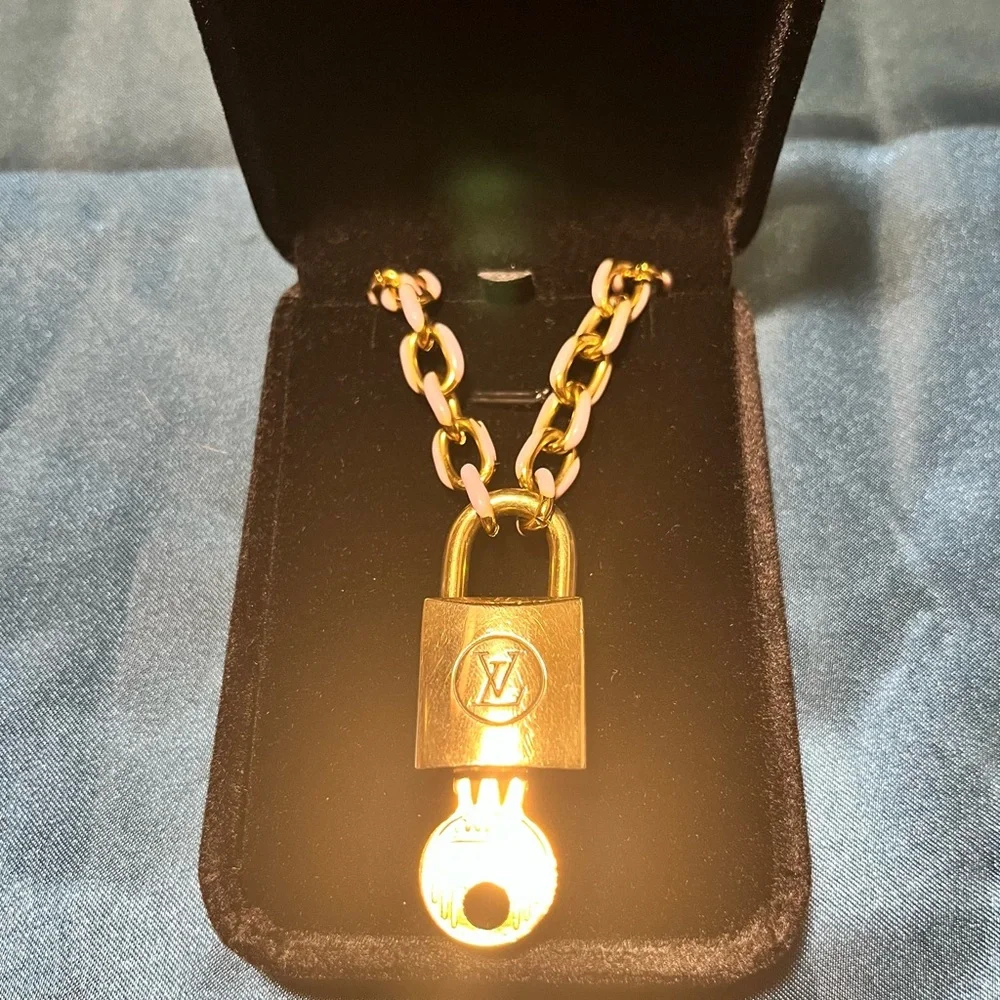 Louis Vuitton Gold Padlock Pendant Chain Necklace - Picture 3 of 10